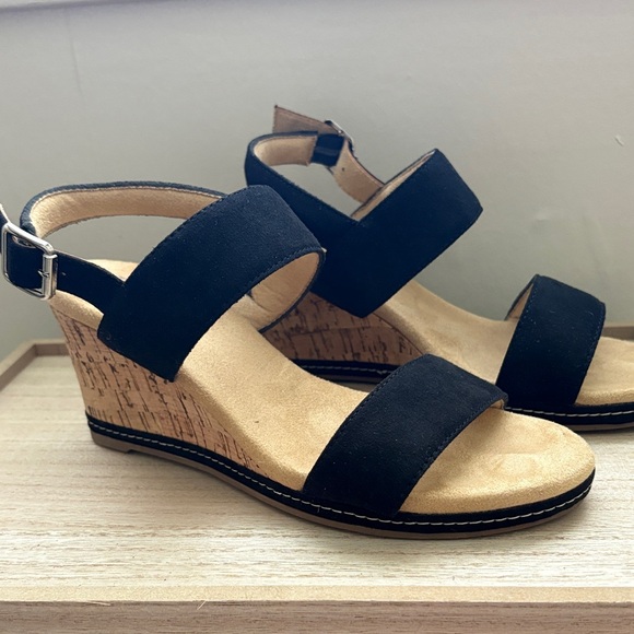 Shoes - Black Wedge Sandals💥Like New💥